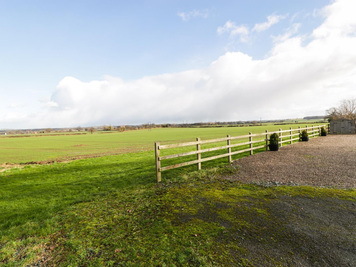 The Old Sheep Shed Villa Alberbury Bagian luar foto